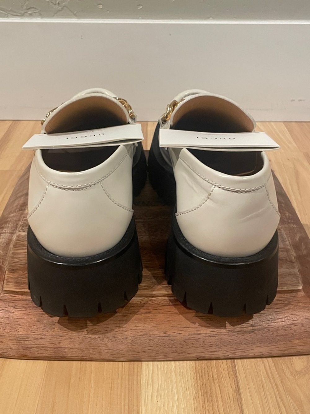 Gucci Cordovan Lux in Mysric White. Lug Sole Loafers. Navy Logo w/ Gold Chain - Picture 4 of 13